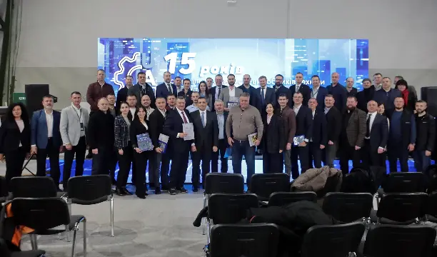 ELVORTI gratuluje stowarzyszeniu „UkrAgroMash” z okazji jego 15-lecia.