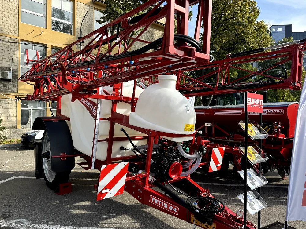 Premiera ALFA 4 No-Till w nowej stylistyce marki ELVORTI na MOLDAGROTECH 2026 — 4
