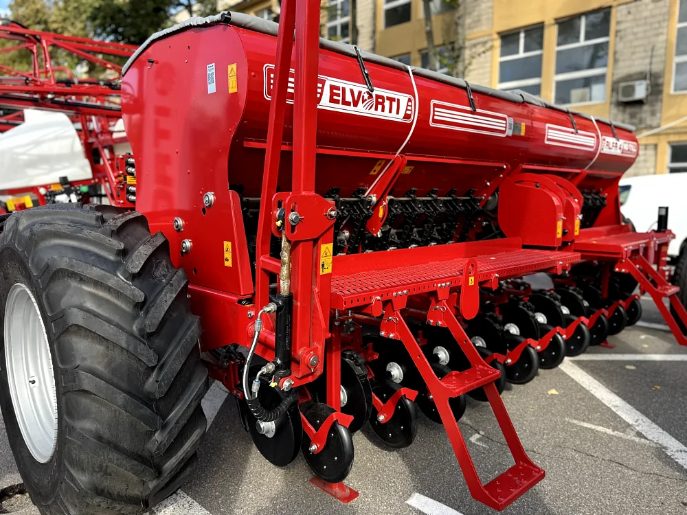 Premiera ALFA 4 No-Till w nowej stylistyce marki ELVORTI na MOLDAGROTECH 2026 — 2
